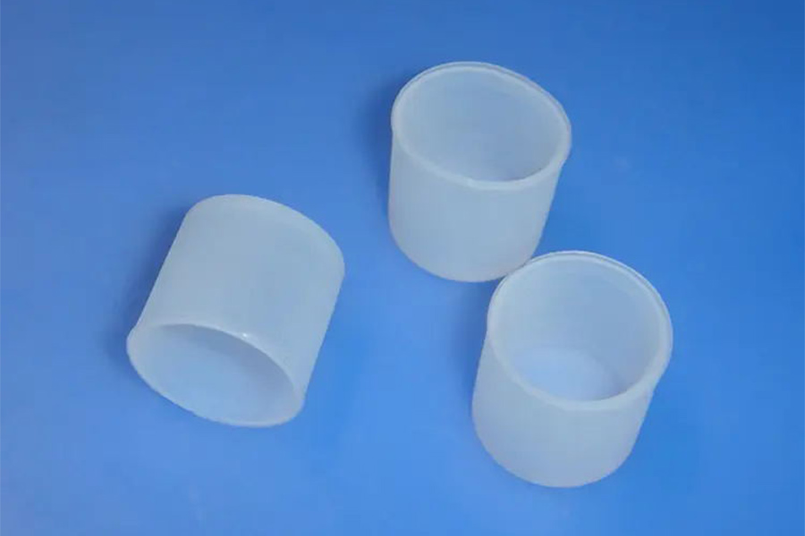 What causes the deformation of the rubber sealing ring?